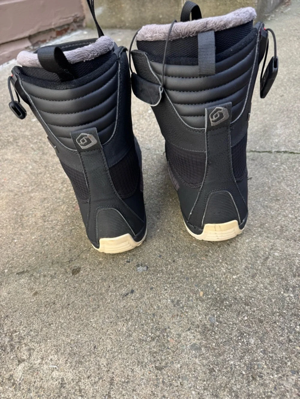 Salomon Savage BOA Snowboard Boots Mens Size 7.5 Black Snow Boots Winter Gear